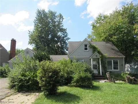 6224 Engle Rd, Brook Park, OH 44142