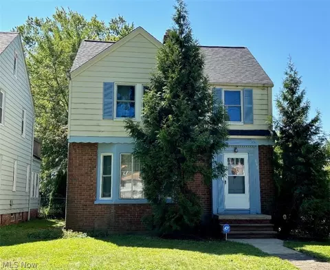 3742 Silsby Rd, University Heights, OH 44118