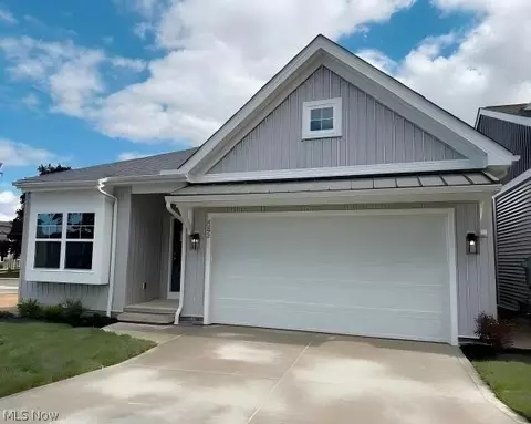 4292 Campus Ln, Willoughby, OH 44094