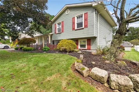 2379 Oak Trace St, Youngstown, OH 44515