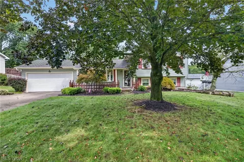 2379 Oak Trace St, Youngstown, OH 44515