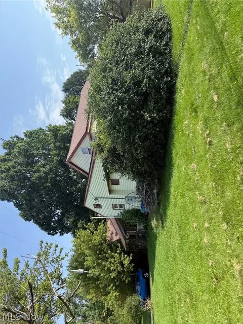 9523 E Center St, Windham, OH 44288 photo 4