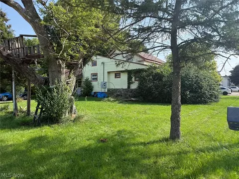 9523 E Center St, Windham, OH 44288 photo 5