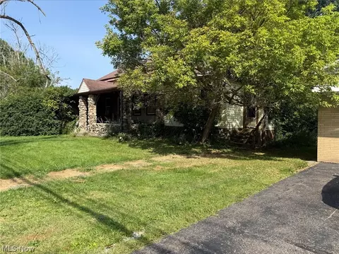 9523 E Center St, Windham, OH 44288 photo 7
