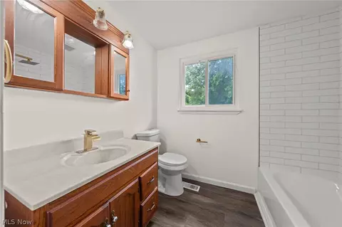 Bath - 5830 Beech Dr, Mentor On The Lake, OH 44060 photo 1 of 2
