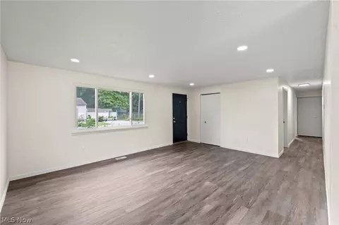 Living - 5830 Beech Dr, Mentor On The Lake, OH 44060 photo 3 of 4