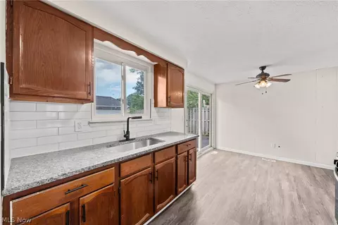 Kitchen - 5830 Beech Dr, Mentor On The Lake, OH 44060 photo 1 of 2