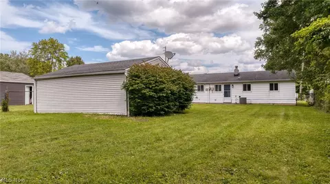 Exterior - 5830 Beech Dr, Mentor On The Lake, OH 44060 photo 4 of 6