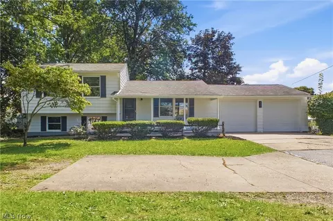 4845 New Rd, Austintown, OH 44515
