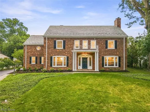 2945 Fontenay Rd, Shaker Heights, OH 44120