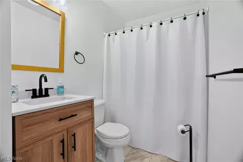 Bath - 5414 Carlson Ln, Ashtabula, OH 44004 photo 1 of 3