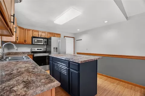 Kitchen - 5414 Carlson Ln, Ashtabula, OH 44004 photo 2 of 3
