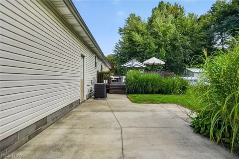 Exterior - 5414 Carlson Ln, Ashtabula, OH 44004 photo 3 of 11