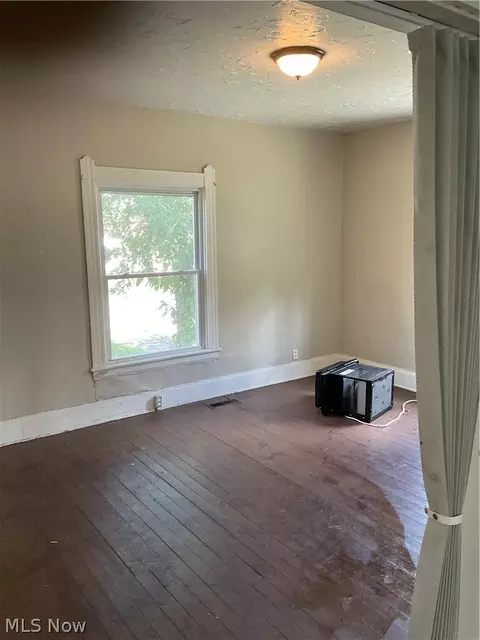 Bedroom - 314 16th St, Elyria, OH 44035 photo 1 of 5