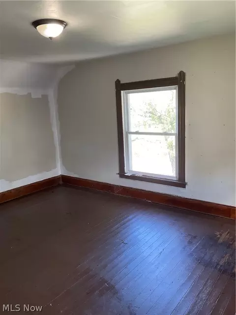 Bedroom - 314 16th St, Elyria, OH 44035 photo 3 of 5