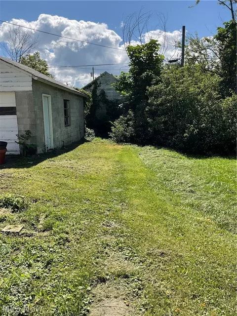 Exterior - 314 16th St, Elyria, OH 44035 photo 1 of 2