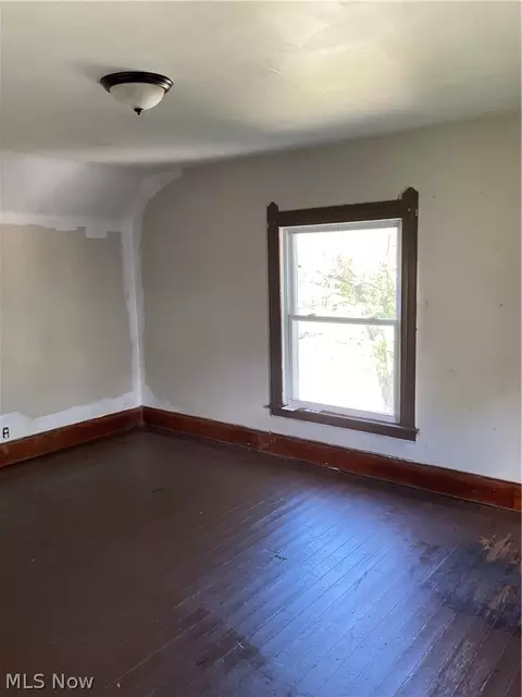 Bedroom - 314 16th St, Elyria, OH 44035 photo 2 of 5