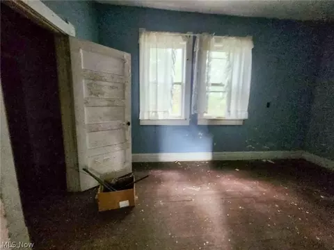 Bedroom - 103 Circle Ave, Spencer, WV 25276 photo 3 of 3