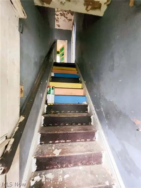 Entry Way - 103 Circle Ave, Spencer, WV 25276 photo 1 of 6