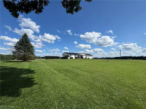Exterior - 56965 Stumptown School Rd, Jerusalem, OH 43747 photo 1 of 9