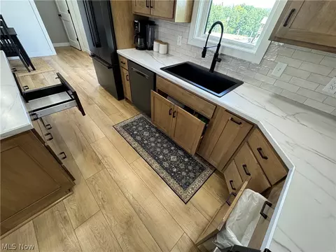 Kitchen - 56965 Stumptown School Rd, Jerusalem, OH 43747 photo 3 of 6