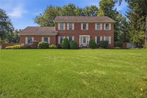 279 Jade Cir, Canfield, OH 44406