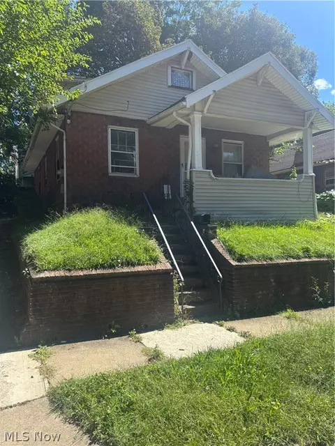 241 Sobul Ave, Akron, OH 44305
