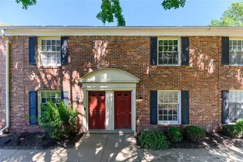 62 Menlo Park Dr, Akron, OH 44313