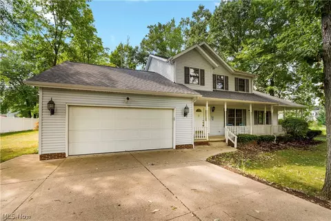 841 27th St NE, Massillon, OH 44646