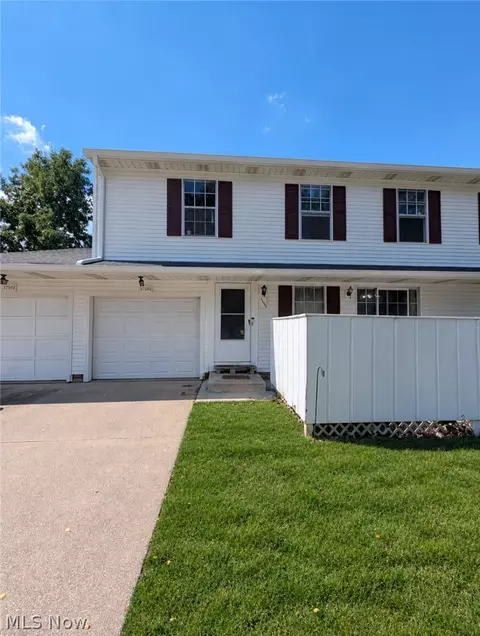 17500 Independence Ct #4B, Brook Park, OH 44142