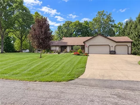 12969 Robinwood St NE, Alliance, OH 44601