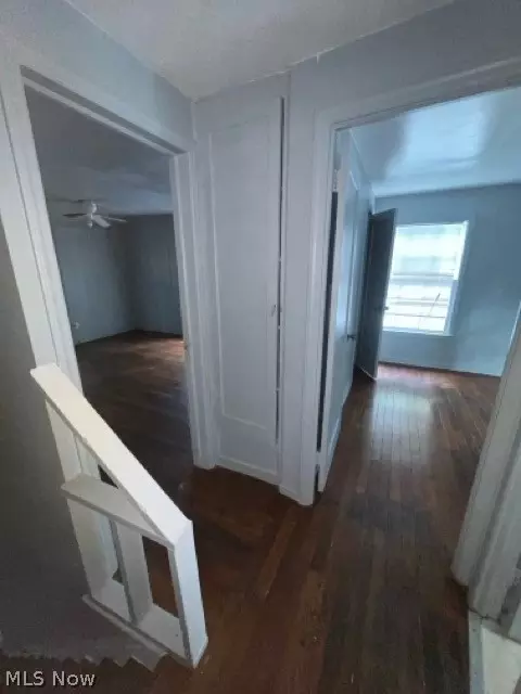 Entry Way - 1467 E 250th St, Euclid, OH 44117 photo 3 of 5
