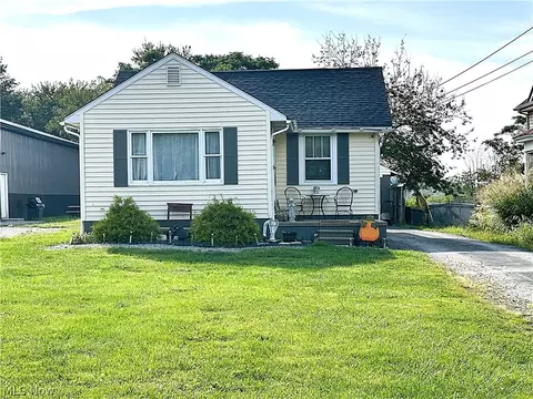 1913 Lisbon St N, East Liverpool, OH 43920