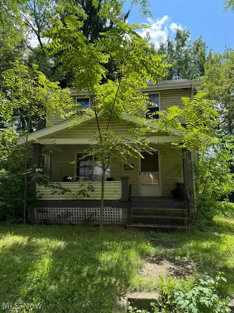 848 E Crosier St, Akron, OH 44306