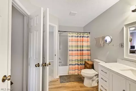 Bath - 4052 Pine Dr, Rootstown, OH 44272 photo 3 of 4