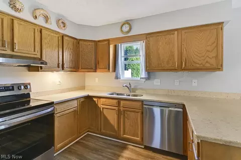Kitchen - 4052 Pine Dr, Rootstown, OH 44272 photo 3 of 4