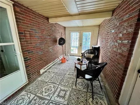 Exterior - 627 Poland Ave, Struthers, OH 44471 photo 5 of 8