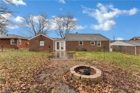 Exterior - 627 Poland Ave, Struthers, OH 44471 photo 8 of 8