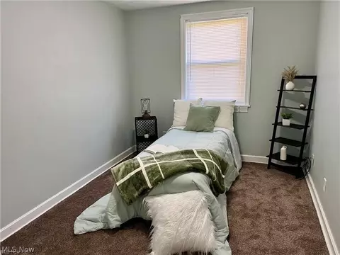 Bedroom - 627 Poland Ave, Struthers, OH 44471 photo 5 of 6