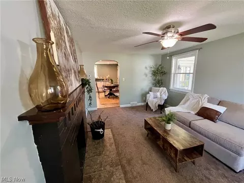 Living - 627 Poland Ave, Struthers, OH 44471 photo 3 of 3