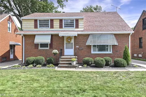 3227 W 153rd St, Cleveland, OH 44111