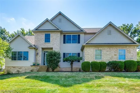 8493 Deacon Ave NW, North Canton, OH 44720