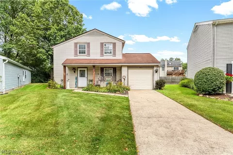 8851 Holly Ln, Olmsted Falls, OH 44138