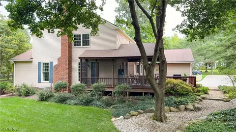 Exterior - 280 Beech Ct, Aurora, OH 44202 photo 8 of 11