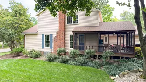 Exterior - 280 Beech Ct, Aurora, OH 44202 photo 9 of 11
