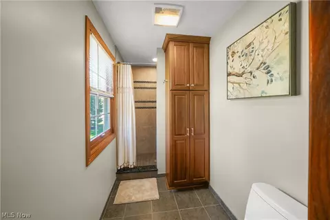 Bath - 280 Beech Ct, Aurora, OH 44202 photo 4 of 5