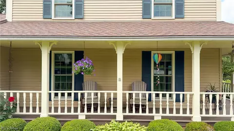 Exterior - 280 Beech Ct, Aurora, OH 44202 photo 2 of 11