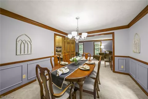 Dining - 280 Beech Ct, Aurora, OH 44202 photo 2 of 3