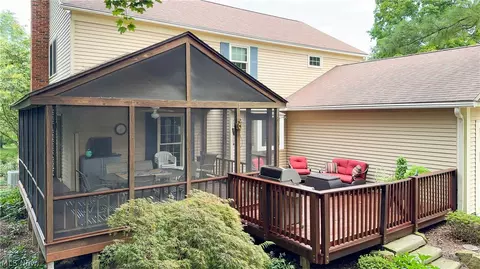 Exterior - 280 Beech Ct, Aurora, OH 44202 photo 7 of 11