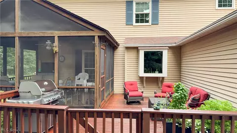 Exterior - 280 Beech Ct, Aurora, OH 44202 photo 6 of 11